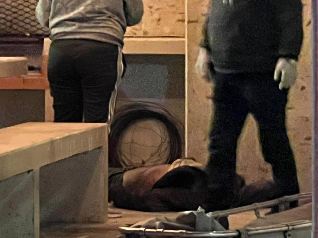 Moviliza a policías la muerte de indigente