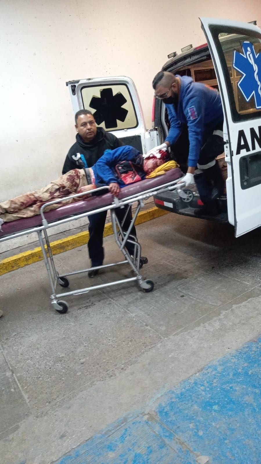 Termina su carrera contra sólido muro