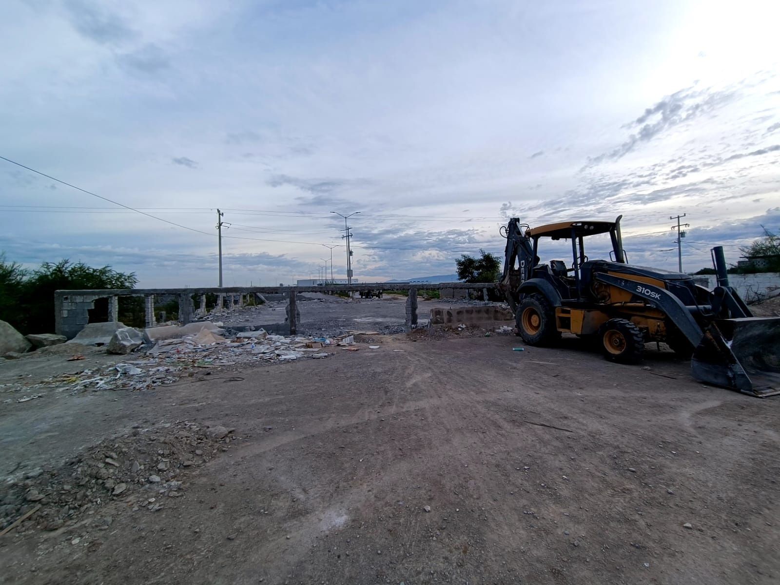 Reabren avenida Lázaro Cárdenas