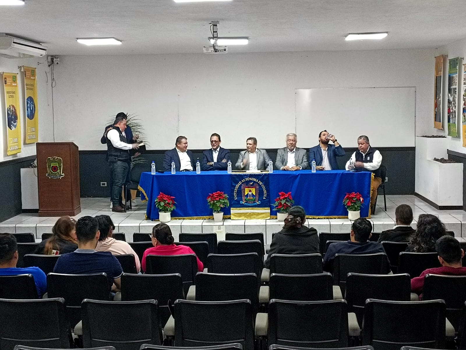 Dona Magna equipo robótico a la FIME
