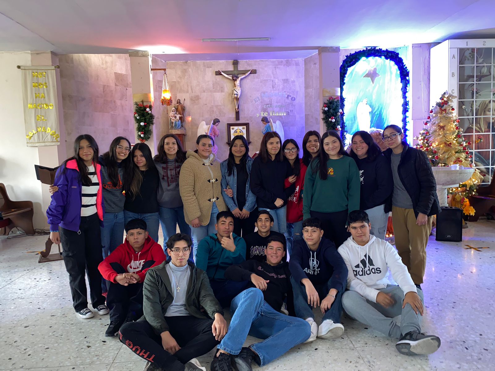 Integran a jóvenes a la vida cristiana