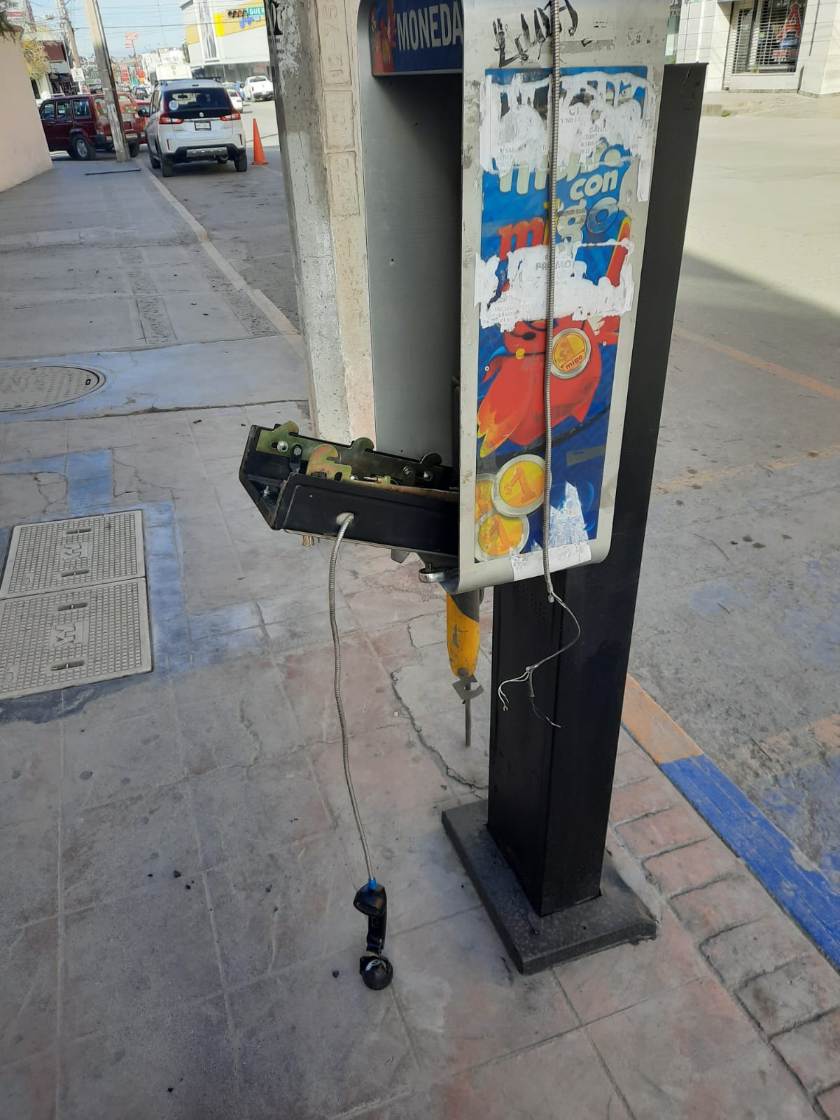 Agonizan los teléfonos públicos…y sobreviven
