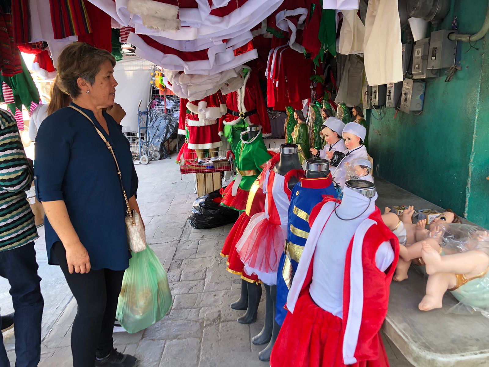 Pastorelas y villancicos suben flujo en comercio