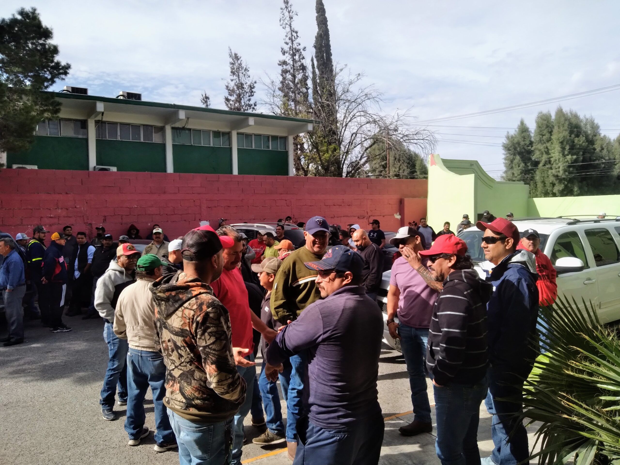 Migrantes de AHMSA llegan por fin de año