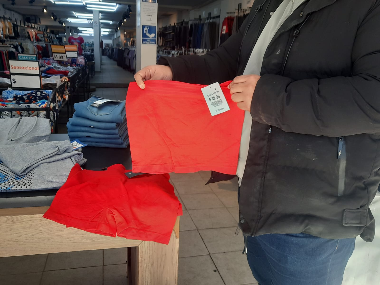 Hombres agotan boxers color rojo