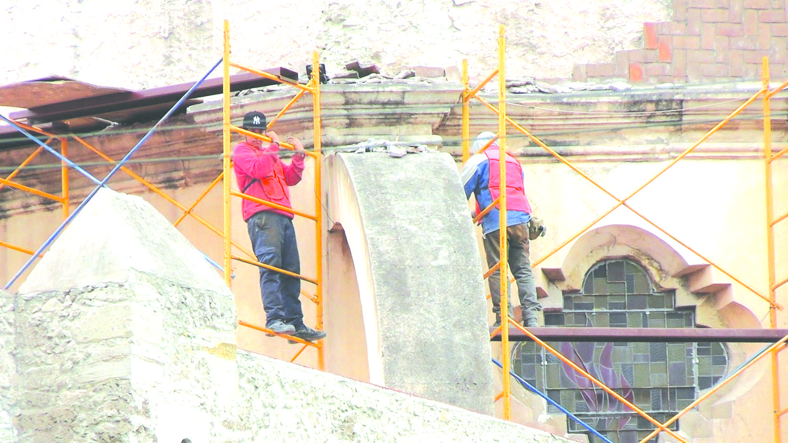Rehabilita INAH cúpula de parroquia Santiago