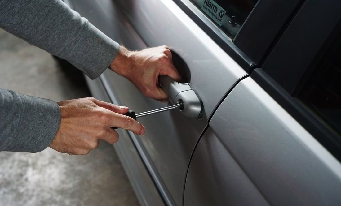 Así pueden robar tu auto por medio de la antena