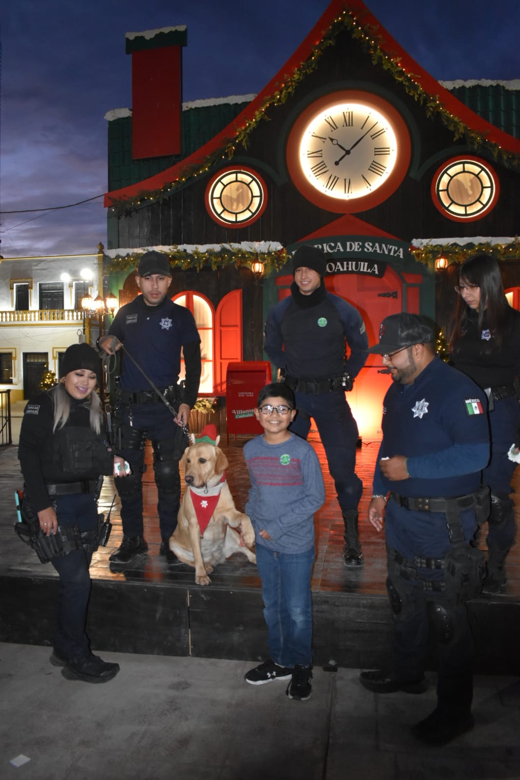 Mantienen cercanía elementos policiacos