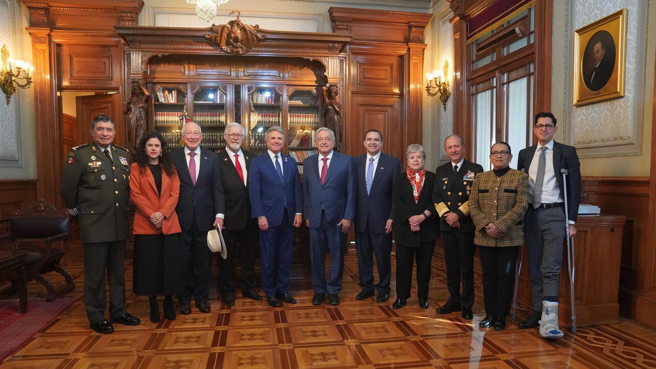 Pese a diferencias, México y EU deben trabajar juntos, dice AMLO tras reunión con congresistas de Texas