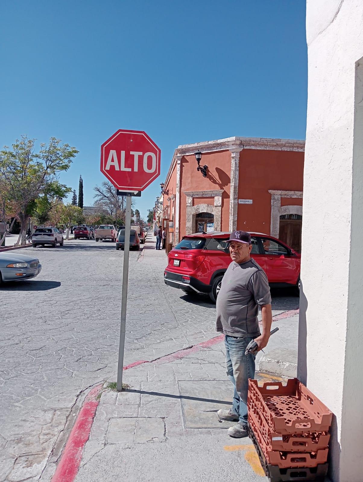 Reponen señalética de calles turísticas