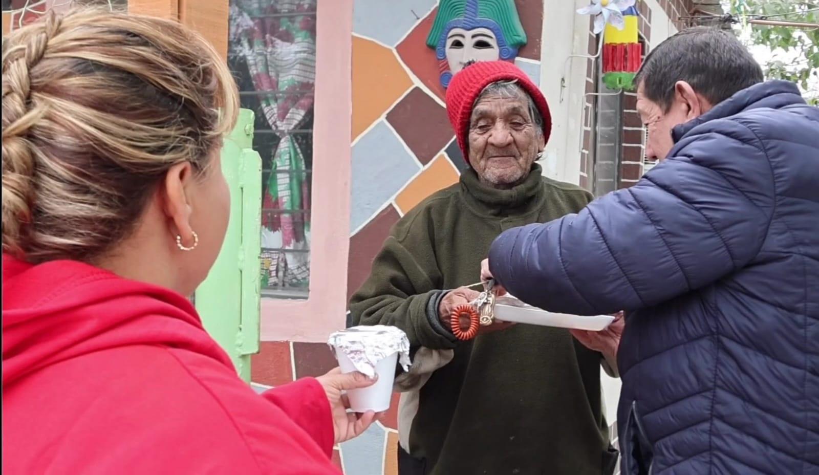 Solidario DIF Sabinas con adultos mayores