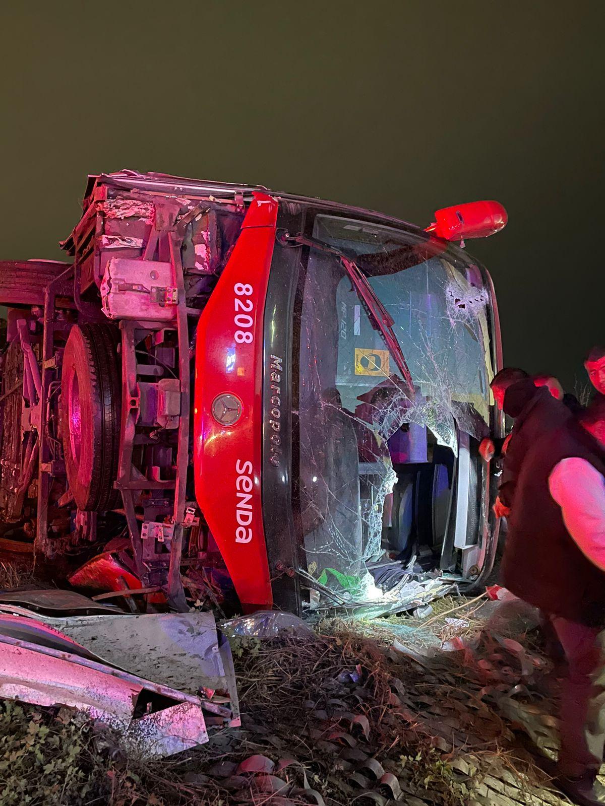 Vuelca autobús en la Sal-Mty; una fallecida