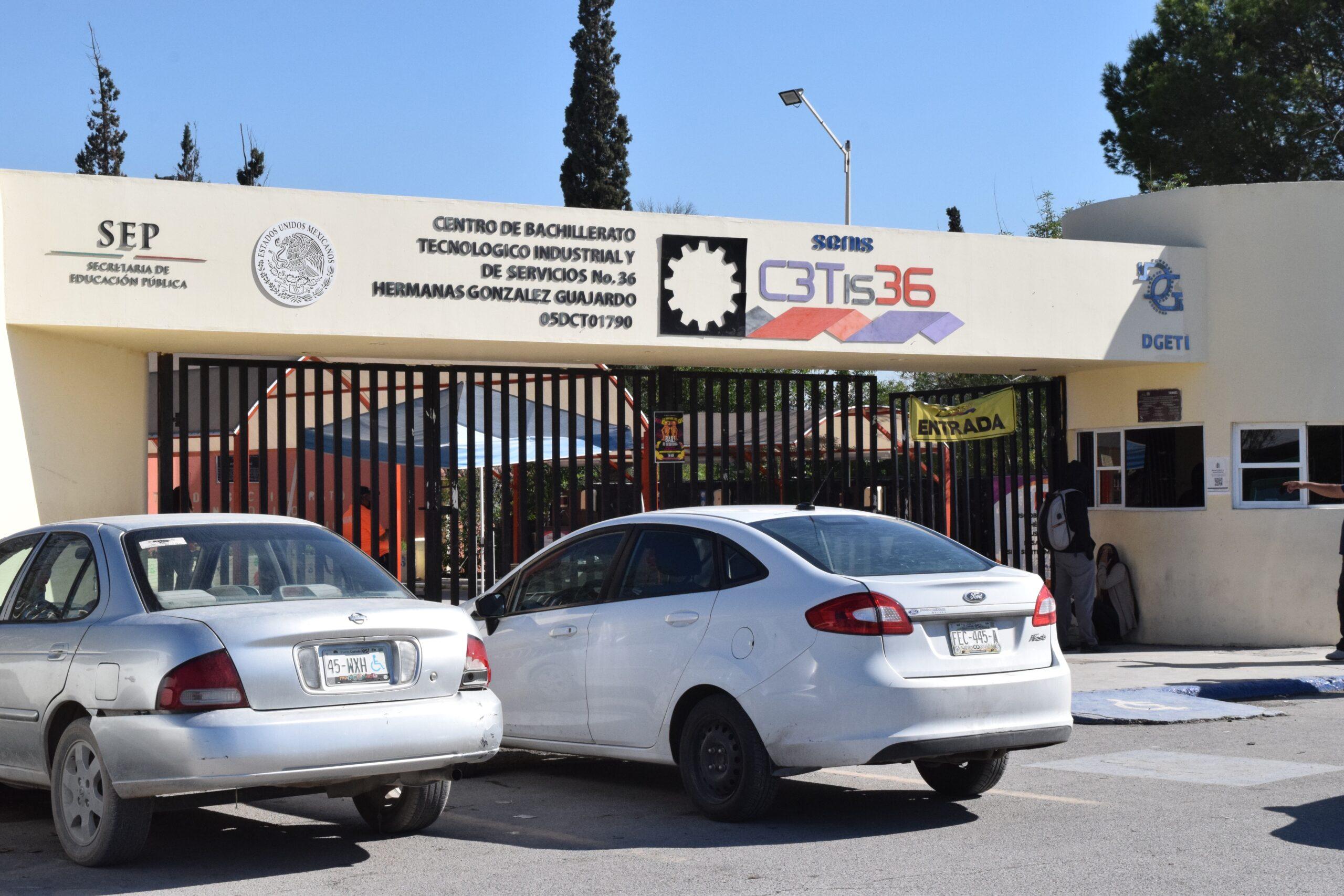Libra Directora de Cbtis demanda por opacidad