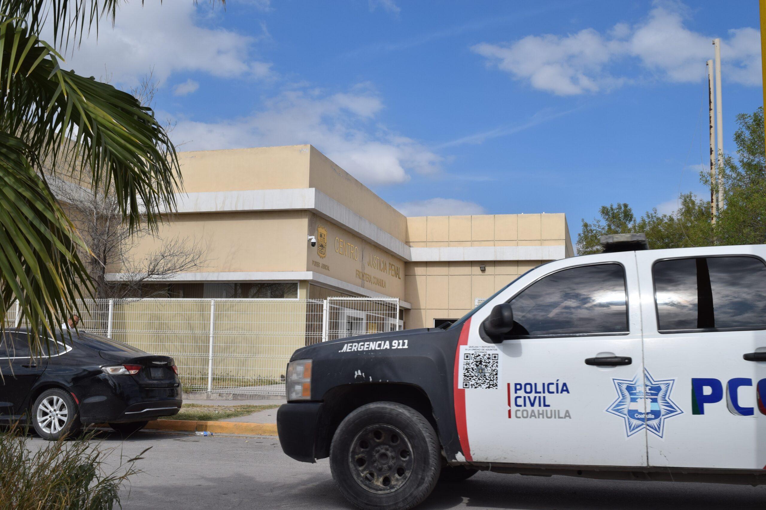 Condenados a reparar daño a policía estatal