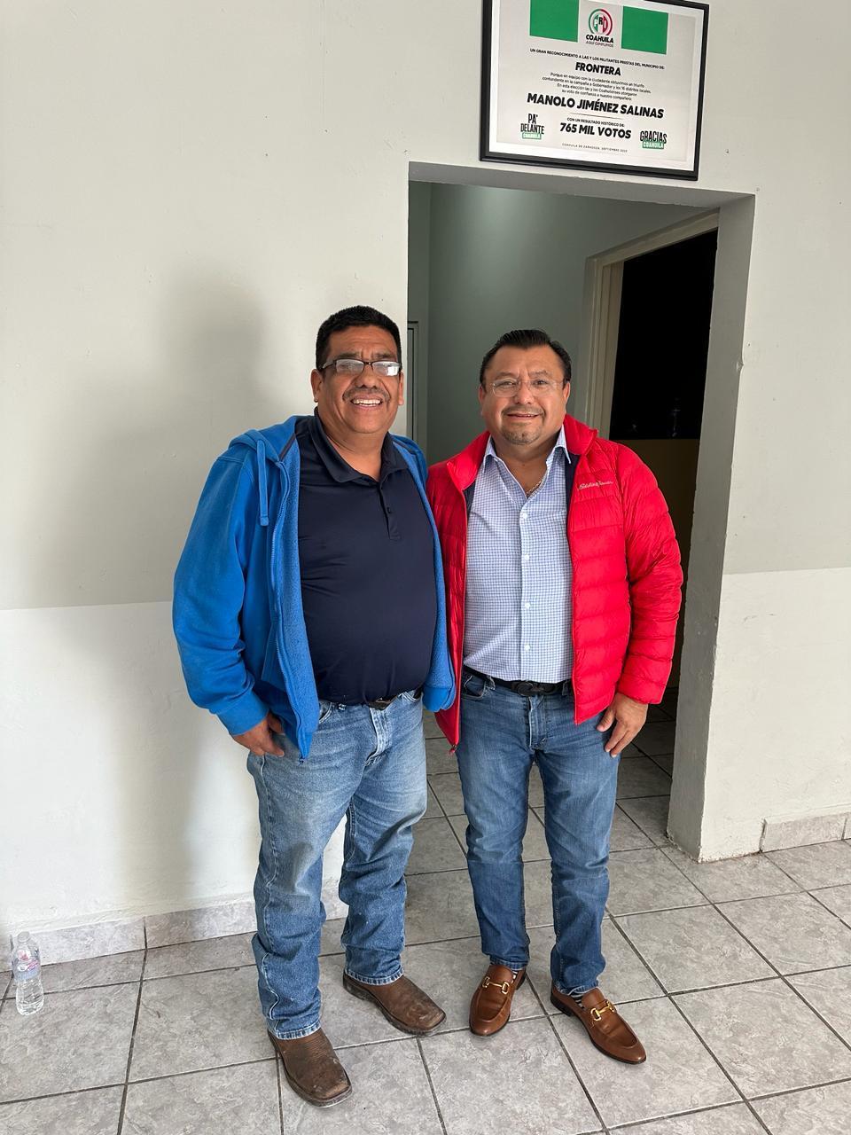 Dialoga El Profe con líder del PRI