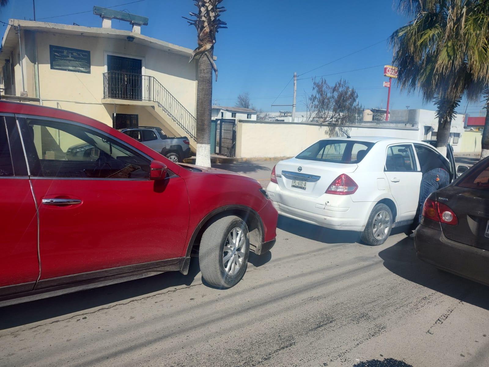 Percance vial deja heridos en Miravalle