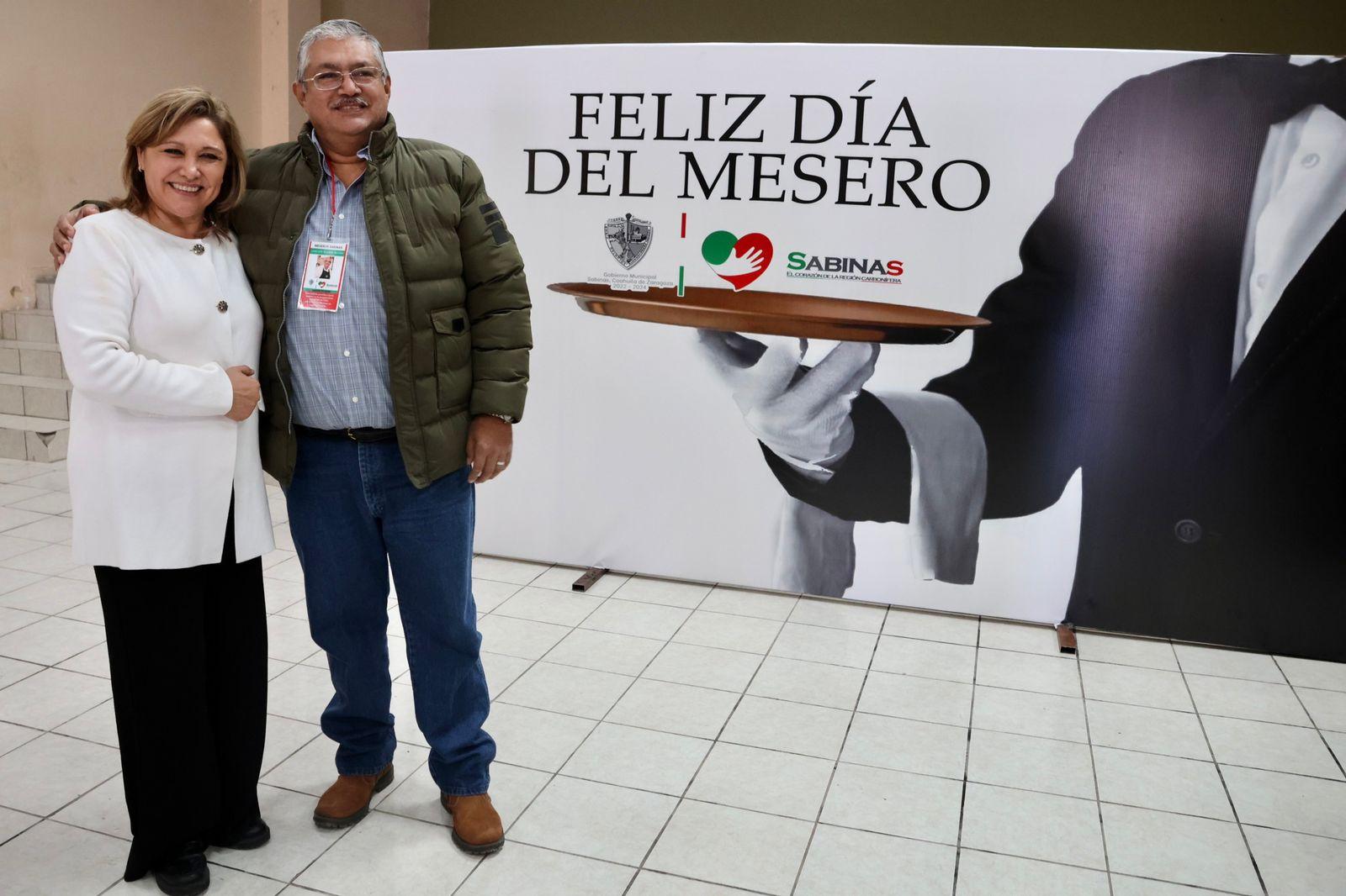 Reconoce alcaldesa labor de los meseros