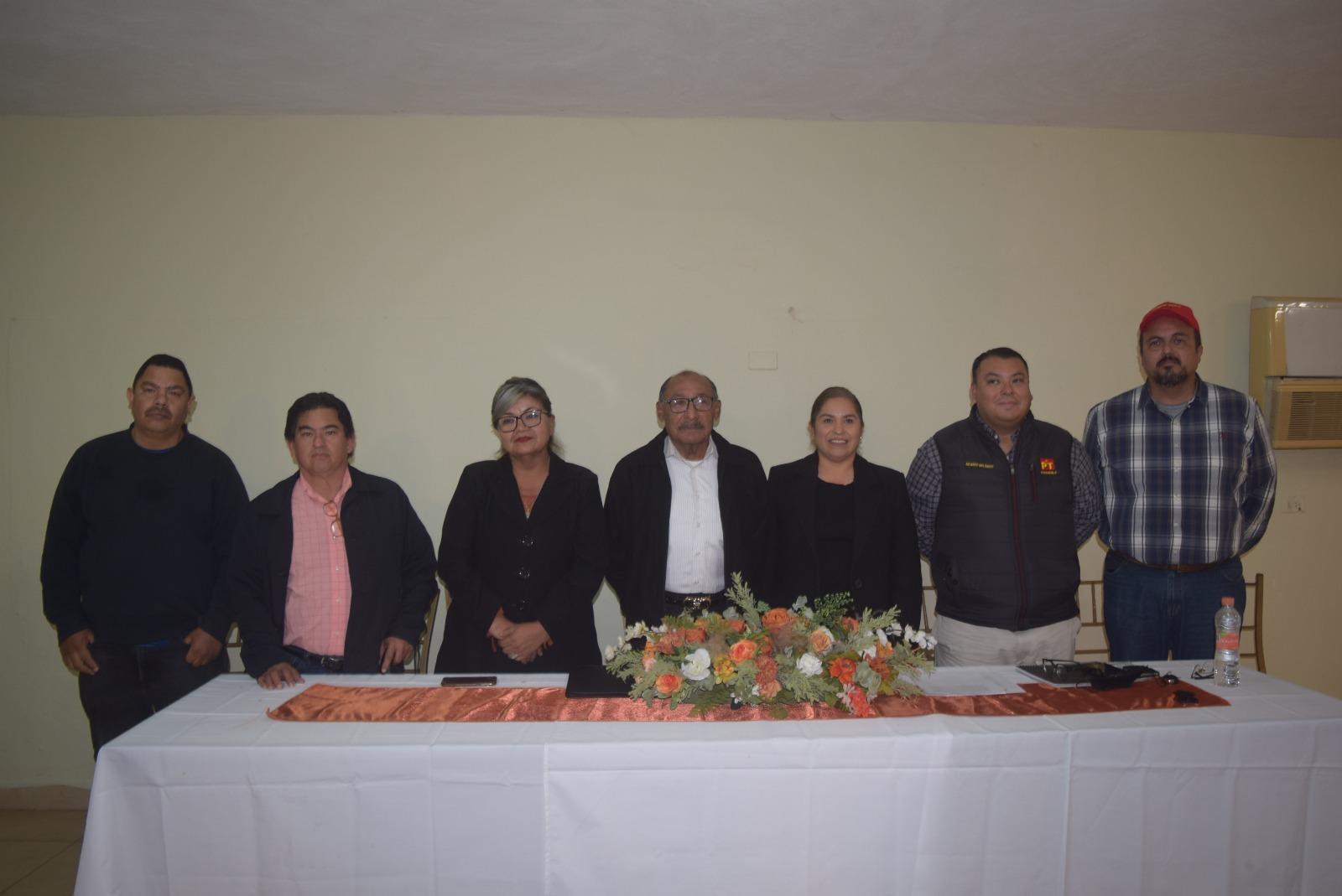Cobija petistas a Mónica Escalera
