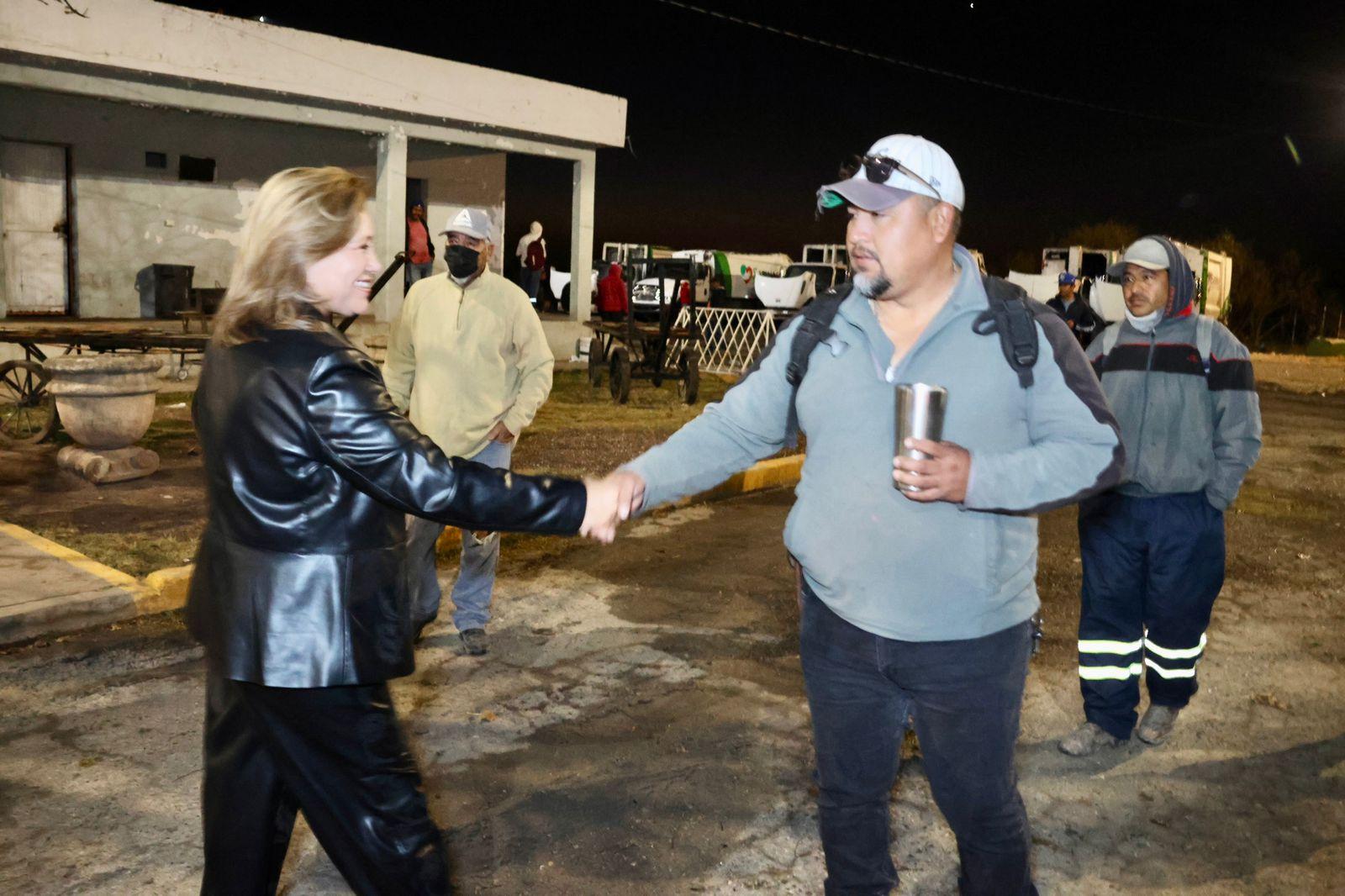 Reconoce Diana Haro a recolectores de basura