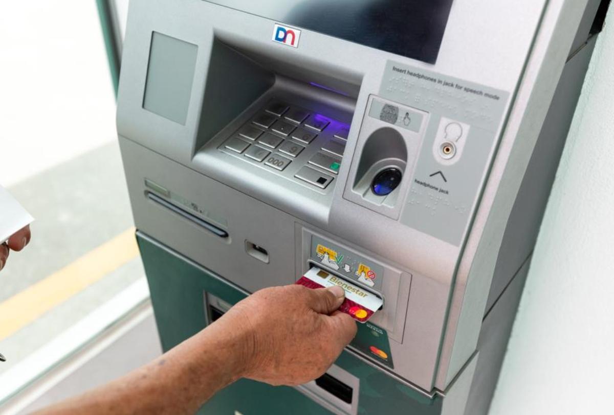 Sin dinero y sin la tarjeta del Bienestar