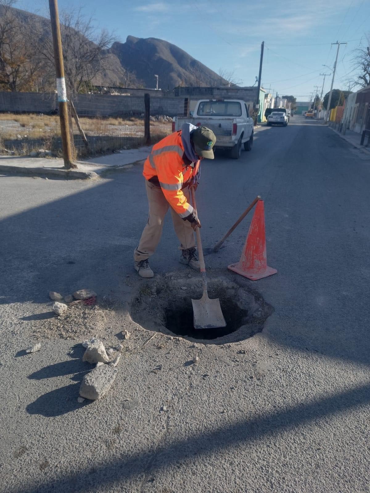Atienden reportes de alcantarillado Con reparación de camión Vactor  