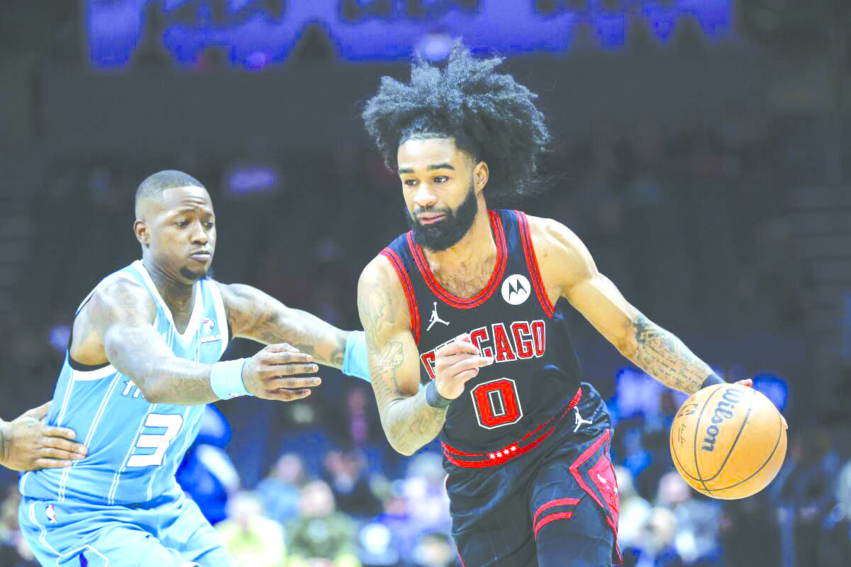 Con 27 puntos de Coby White Bulls vence a Hors