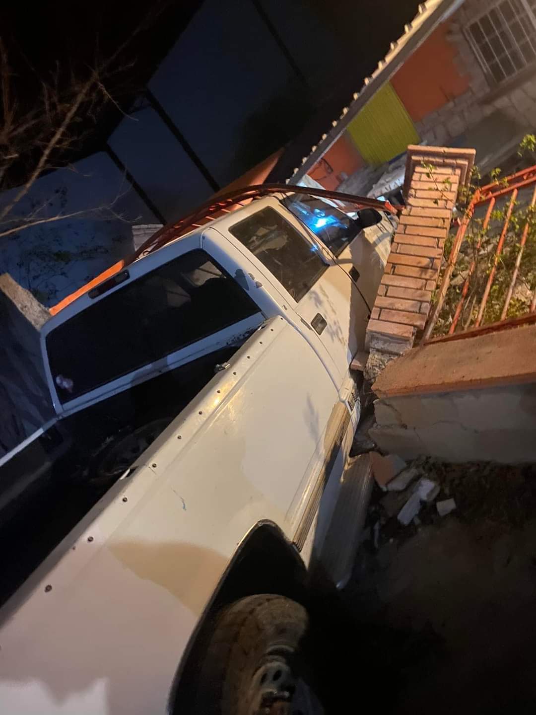 Se estampa conductor contra “San Miguel”
