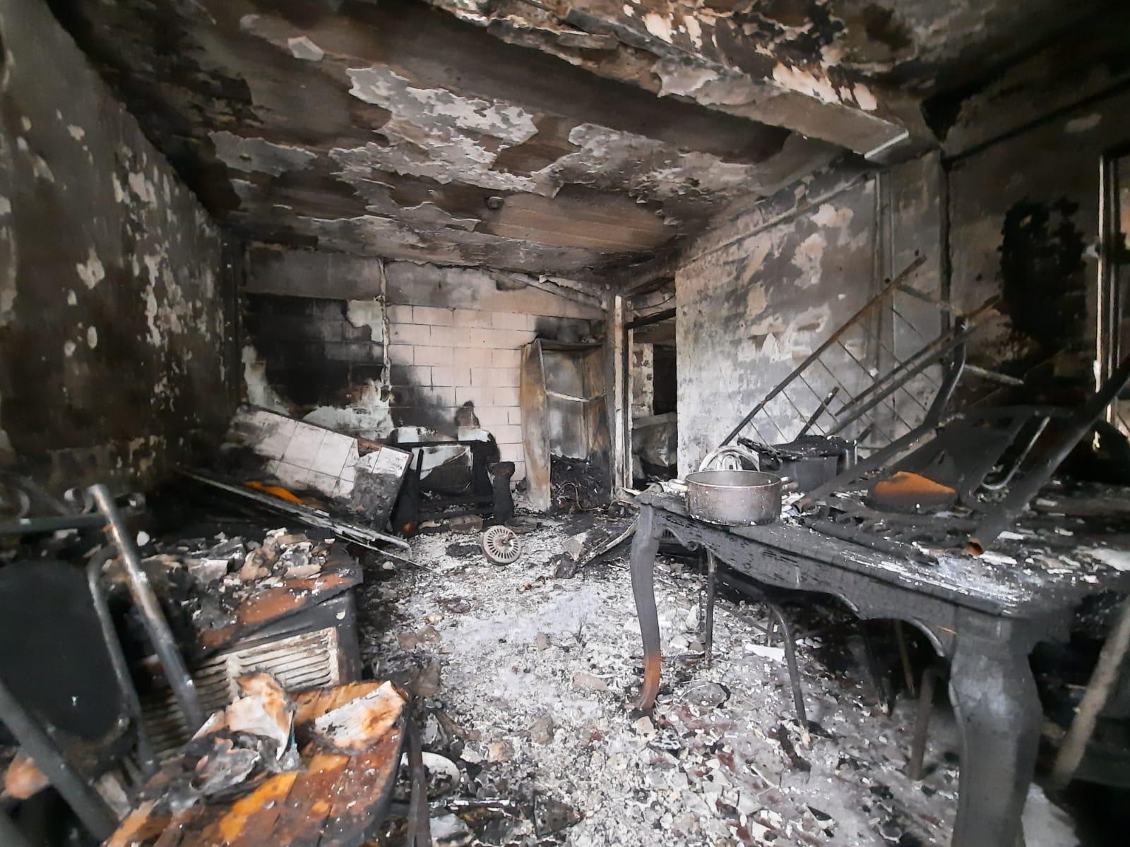 Queda por incendio familia en desamparo