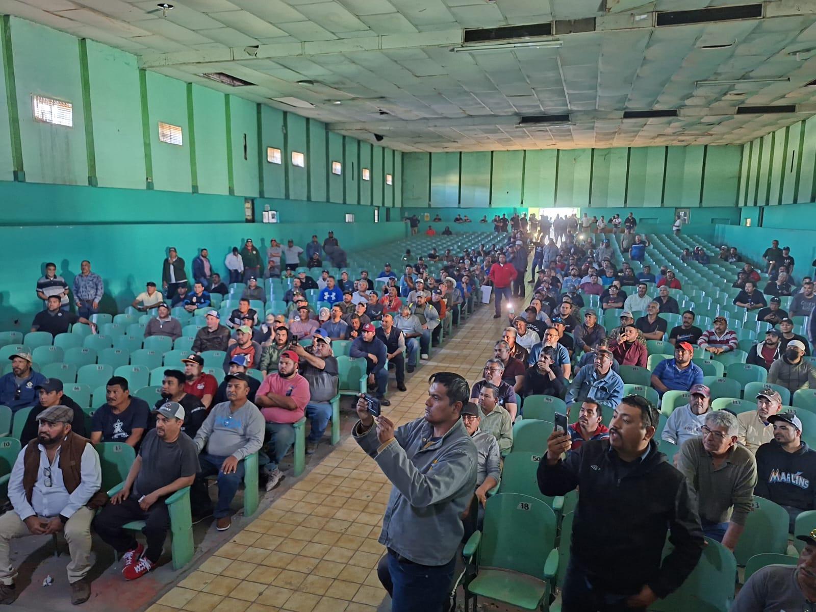 Violenta toma de obreros a la 147
