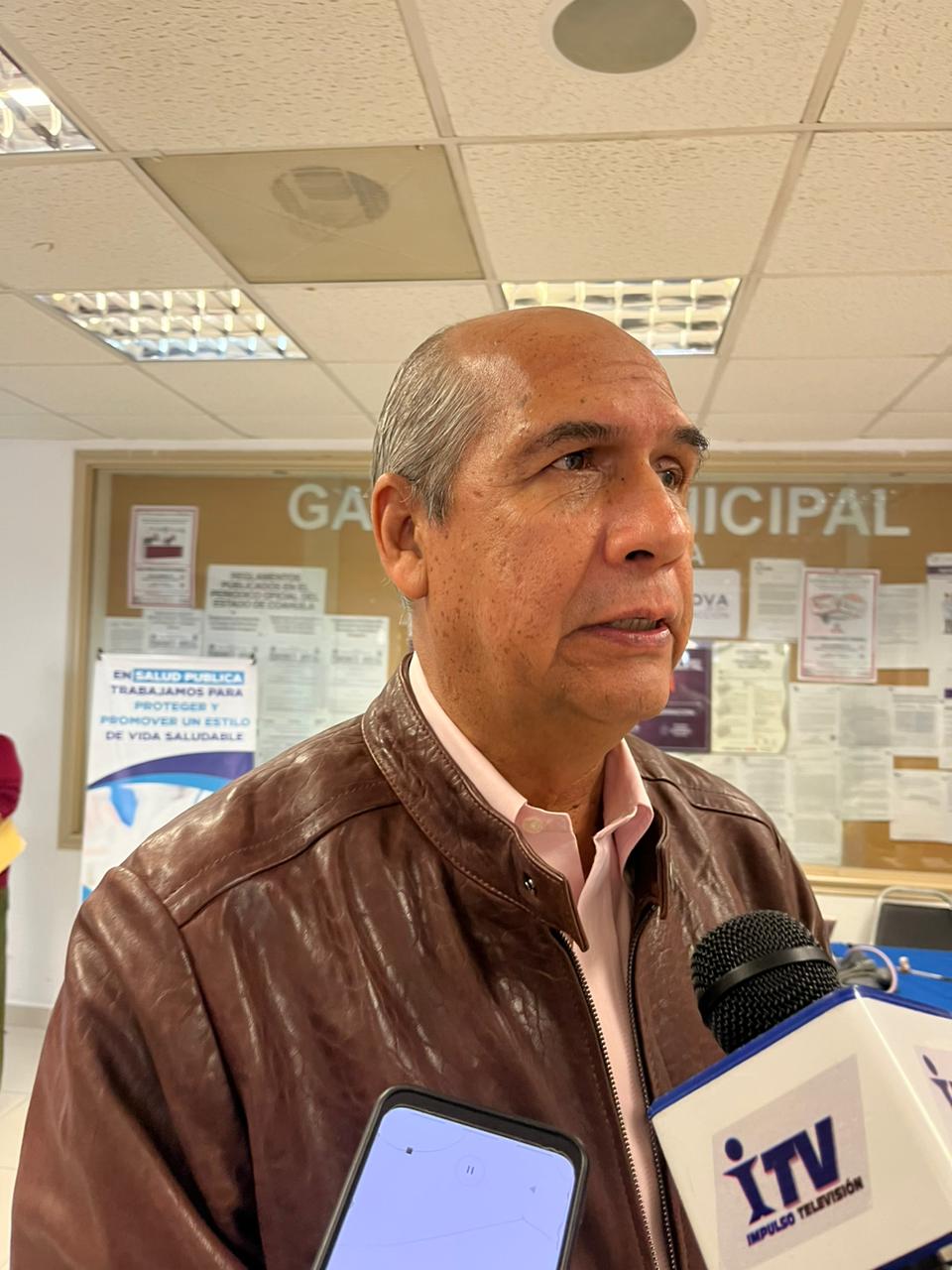 No descarta el Alcalde quinceaños en la plaza