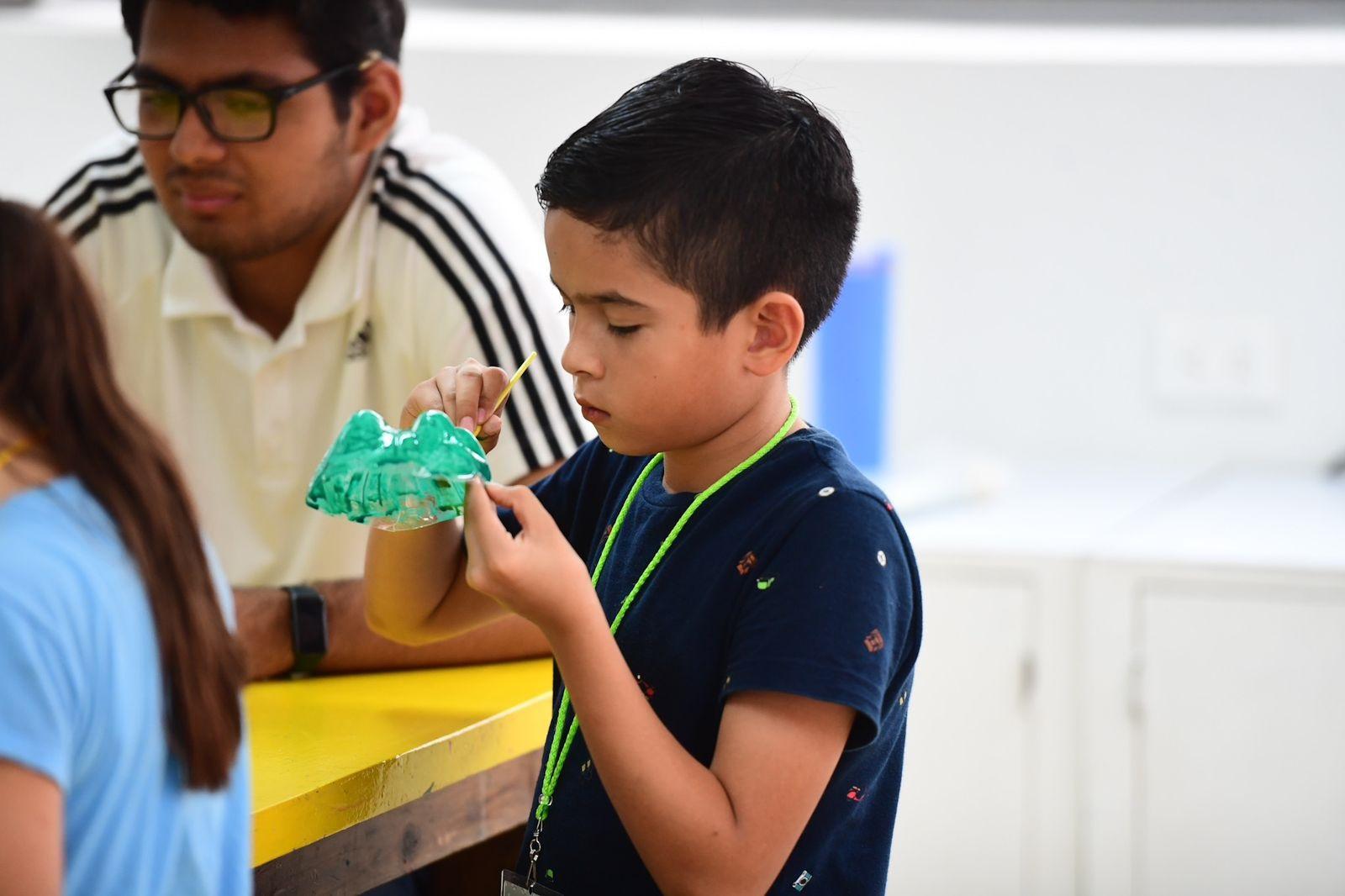 Invita Mini Pape a inscribir a cursos