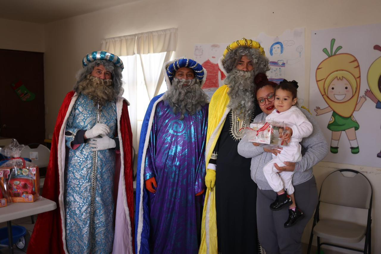 DIF RAMOS ARIZPE Y REYES MAGOS VISITAN CCAPI DE LA LIBERTAD