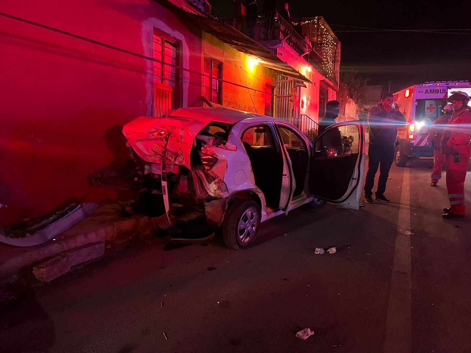 Brutal impacto deja a 3 personas lesionadas