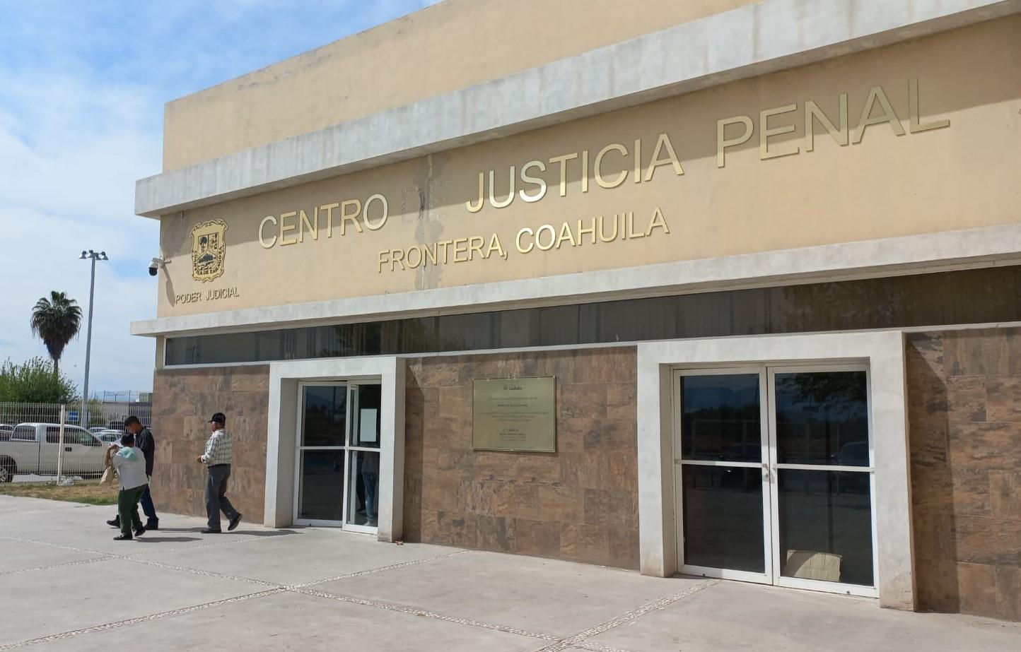 Falsificó documentos y estafó con 481 mil