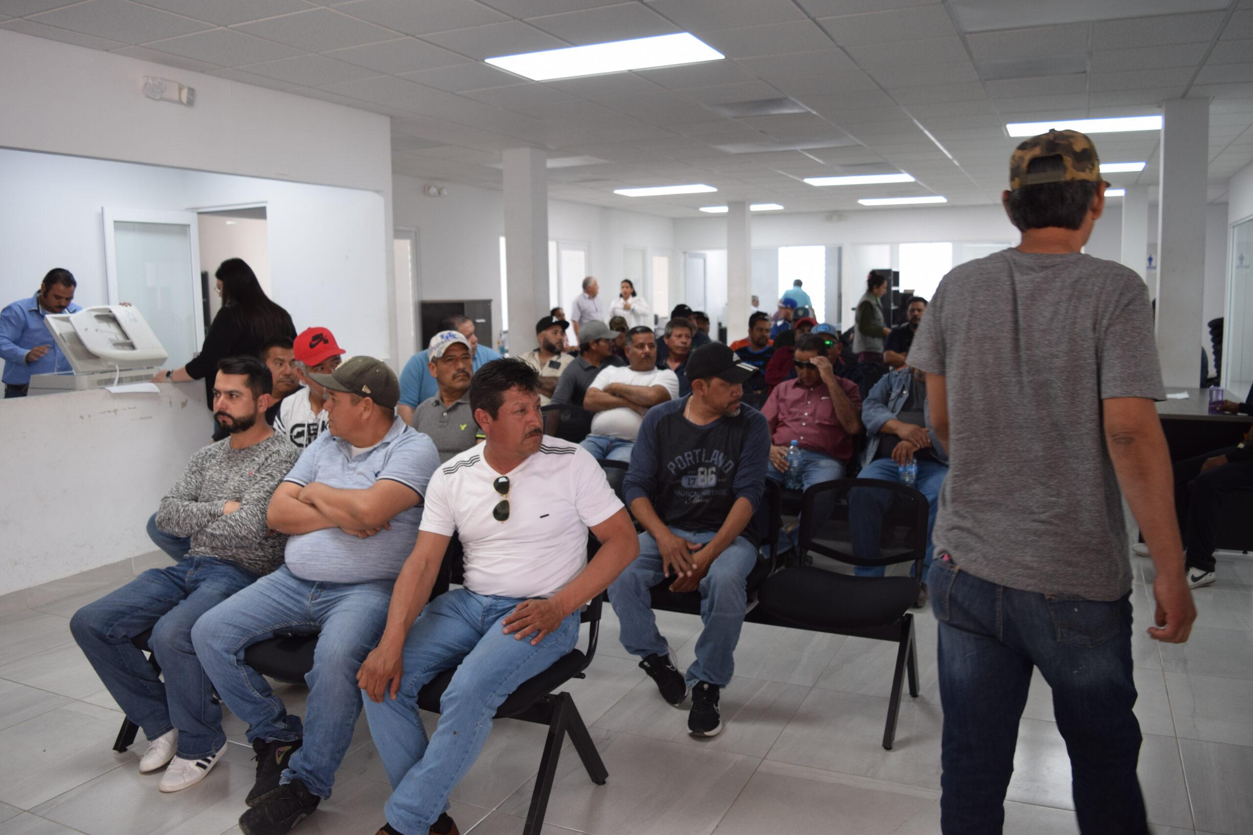 Pagan a los trabajadores de NASA 50% de finiquito