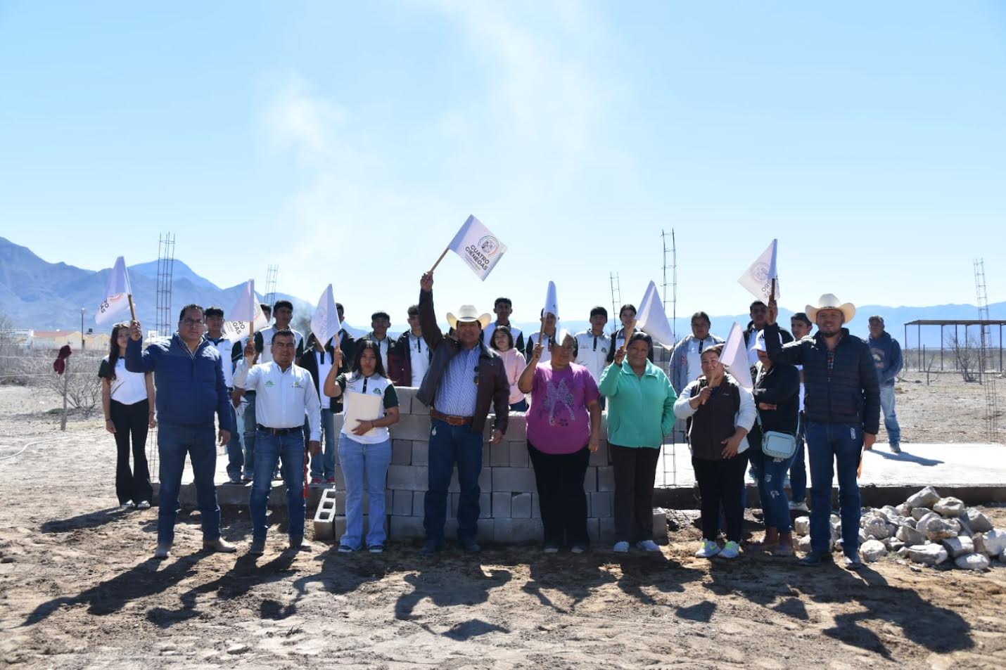 Arranca construcción de aula de telebachillerato