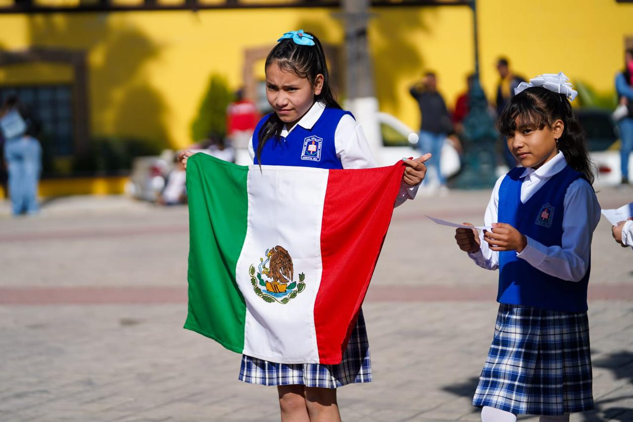 Conmemoran Día de la Bandera en Ramos