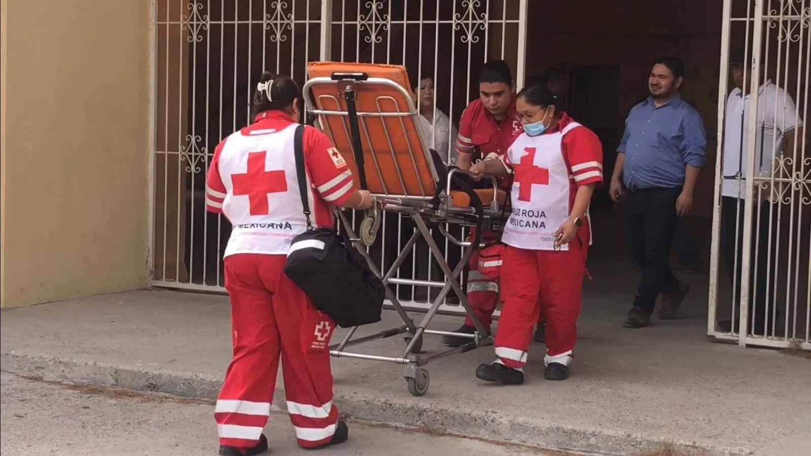 Se desmaya estudiante; moviliza a socorristas