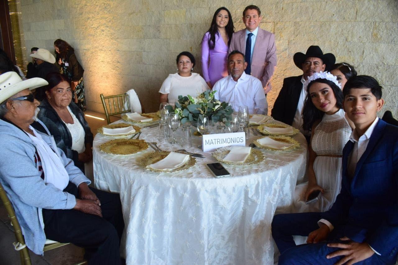 Alcalde Hugo Lozano brinda por los matrimonios