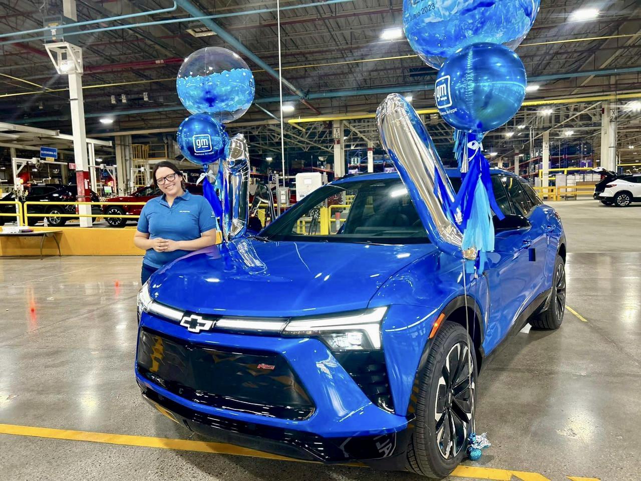 Consolida GM liderazgo en la industria automotriz