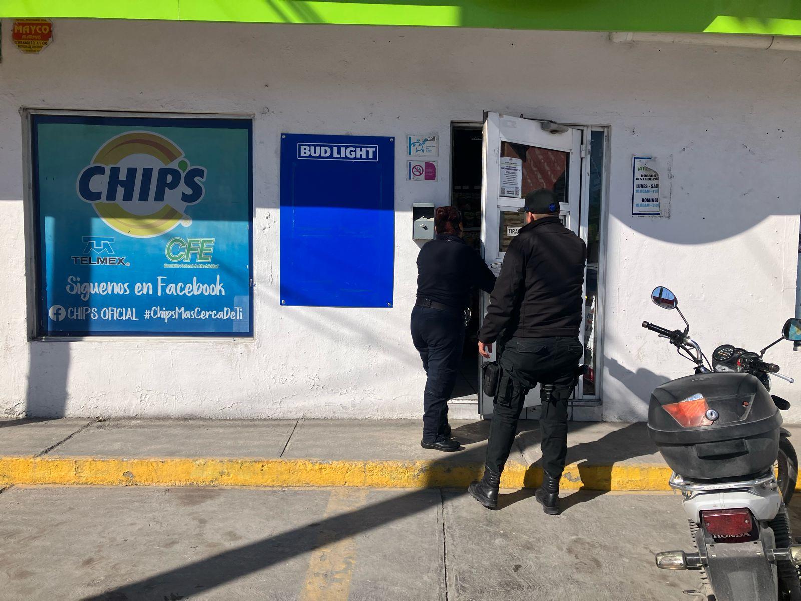 Asaltan miscelánea con navaja en mano