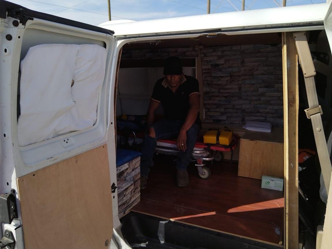 Lo impacta camioneta; sufre severas lesiones
