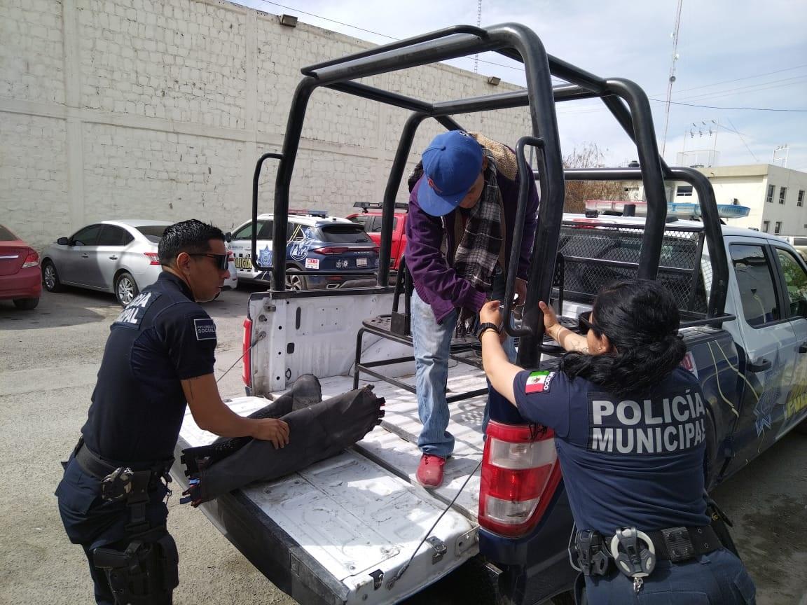 Lo sorprende policía consumiendo drogas