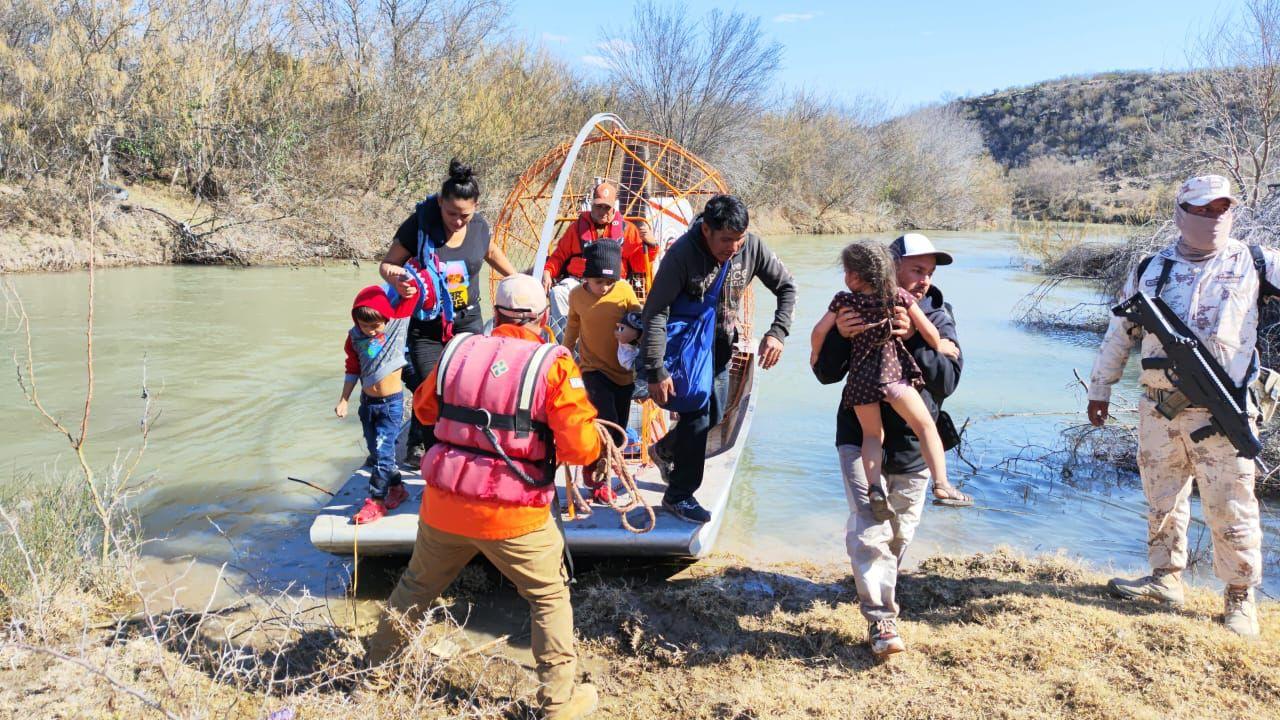 Rescata Grupo Beta a 73 migrantes del Río Bravo 