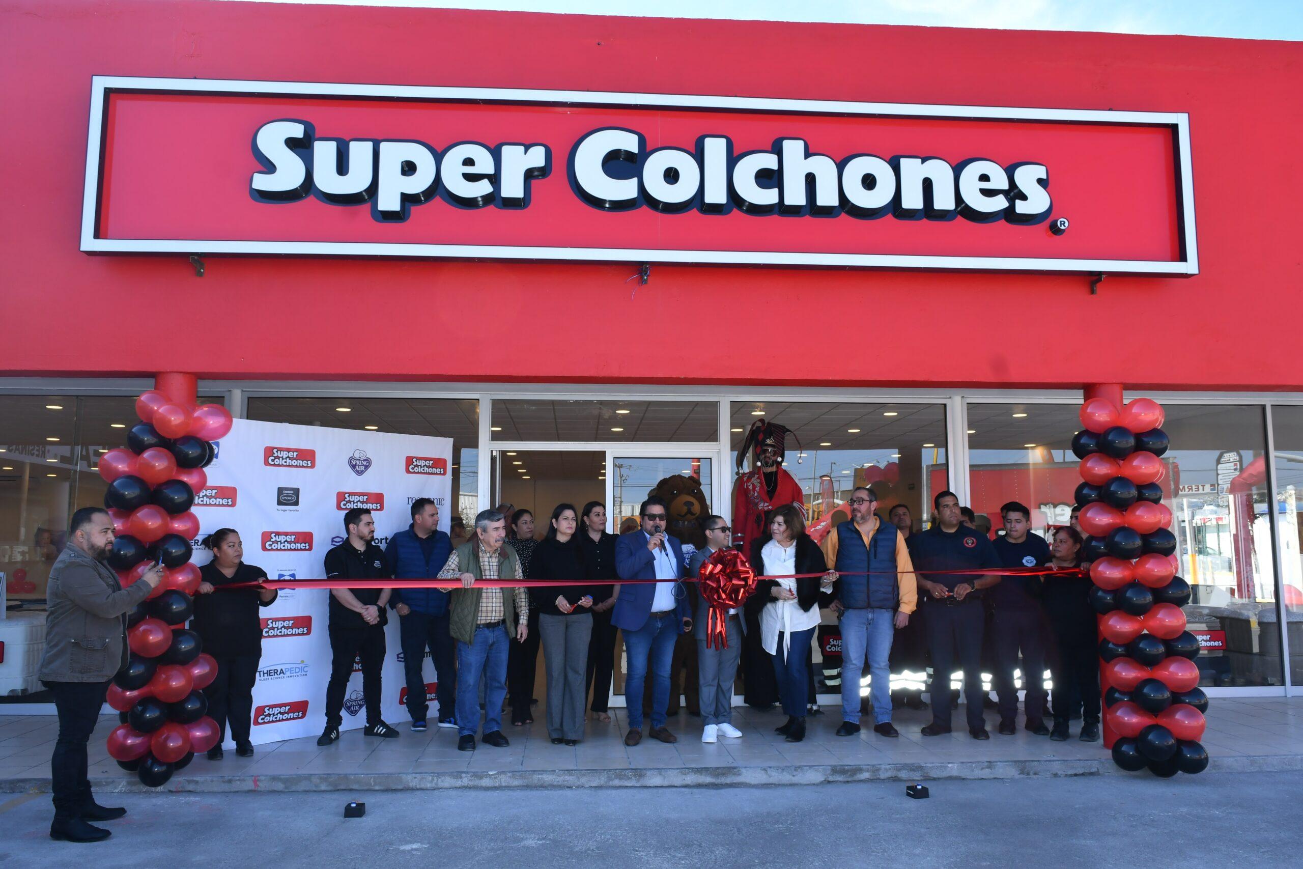 Celebra reapertura Súper Colchones