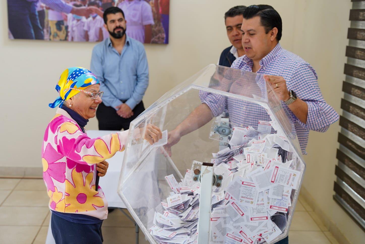 Premian a contribuyentes cumplidos en Ramos Arizpe
