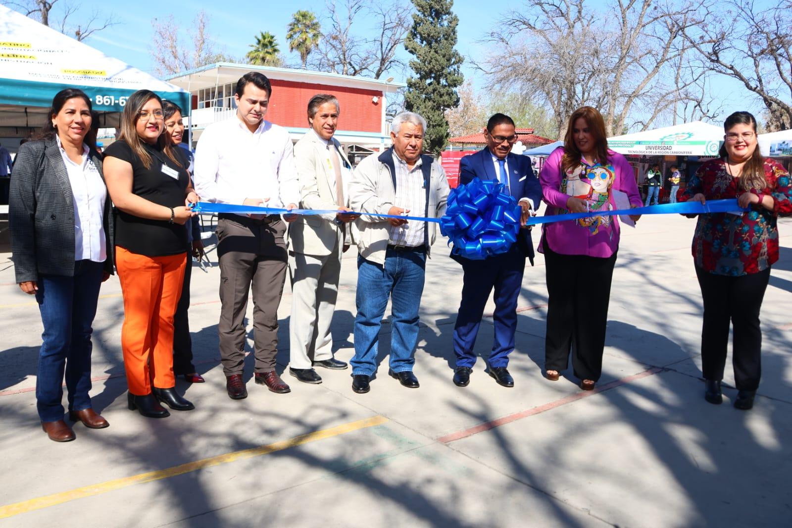 Respalda Sabinas Feria Vocacional en CBTIS 20