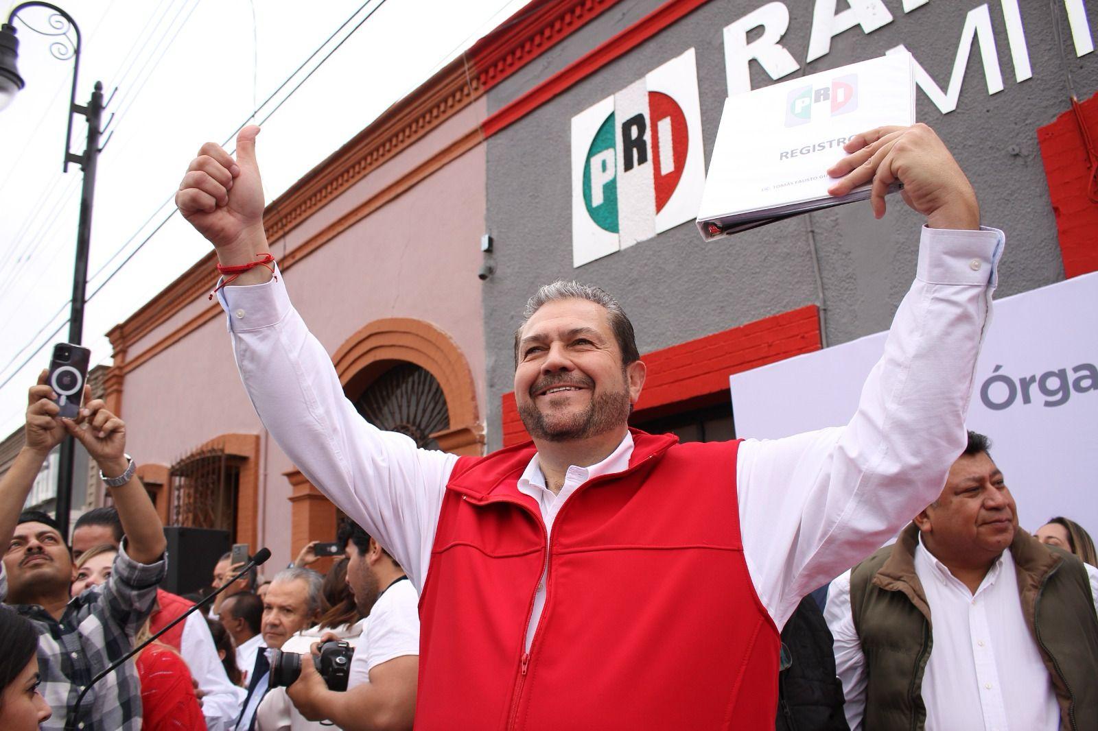 Es Tomas Gutiérrez precandidato del PRI