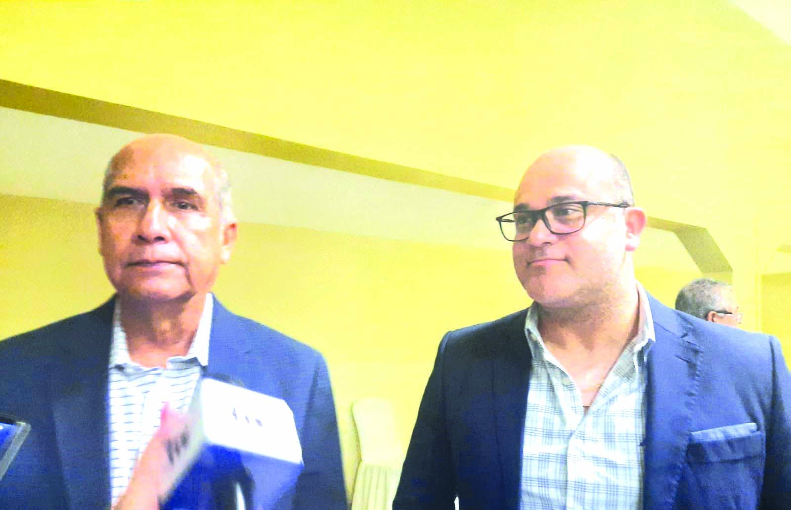 Renuncia Eleuterio López a Secretaría del Ayuntamiento