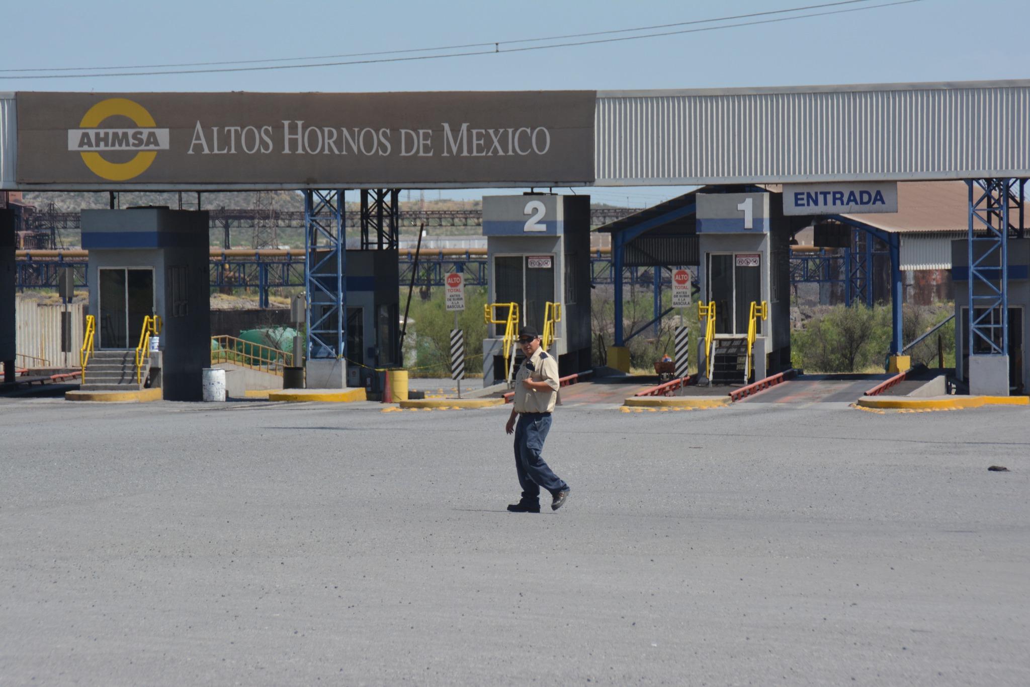 Exigen guardias de AHMSA sus salarios